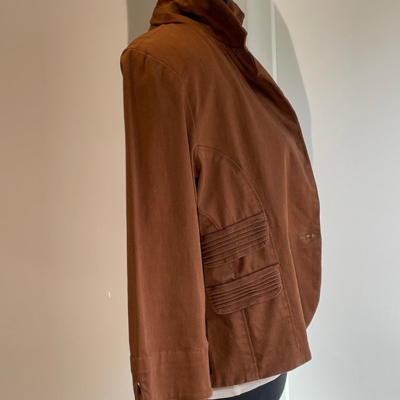 Short Blazer with asymetrical pocket detail Caramel  Brown Cotton - Picture 11 of 13